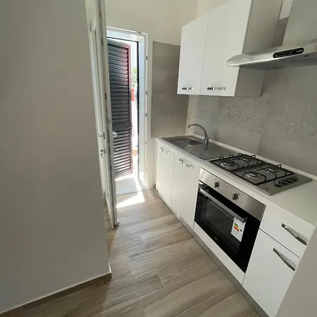 Roose Two-room Pt 97 With Private Courtyard * Anzio